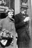 1916 : Emmy Hennings and Hugo Ball, Niederdorf Zurich