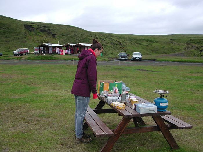 11_Lunch, hut at Holaskjoll, F208, heading inland
