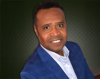 Headshot of Wayne Isaacs 