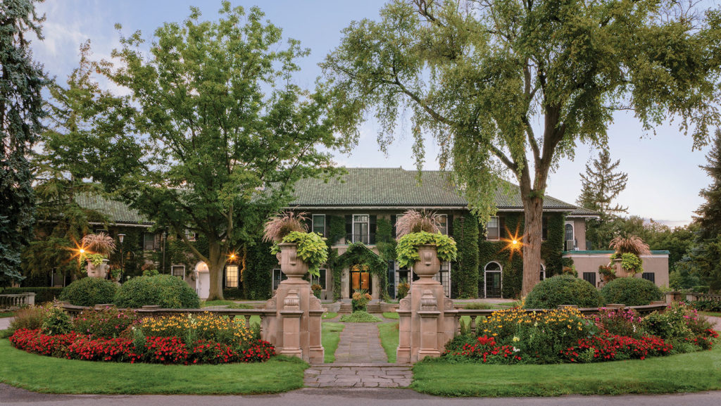 An exterior shot of Glendon Campus.