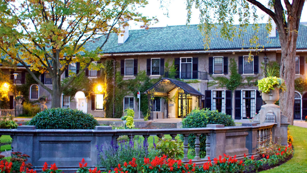 An exterior shot of Glendon Campus.