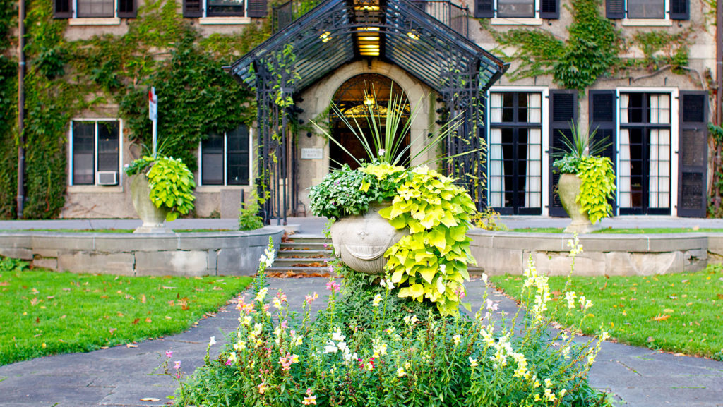 An exterior shot of Glendon Campus.