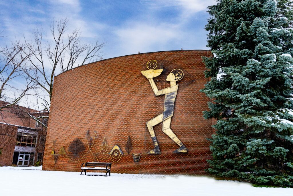 Photo of the exterior view of Glendon Campus on a bright, sunny day