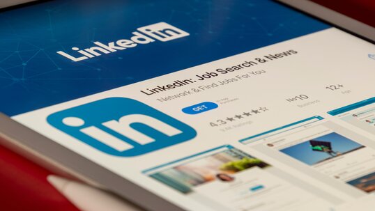Unlocking the Power of LinkedIn: A Student's Guide to Success