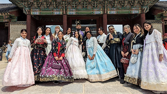 group of students on south korea summer abroad course