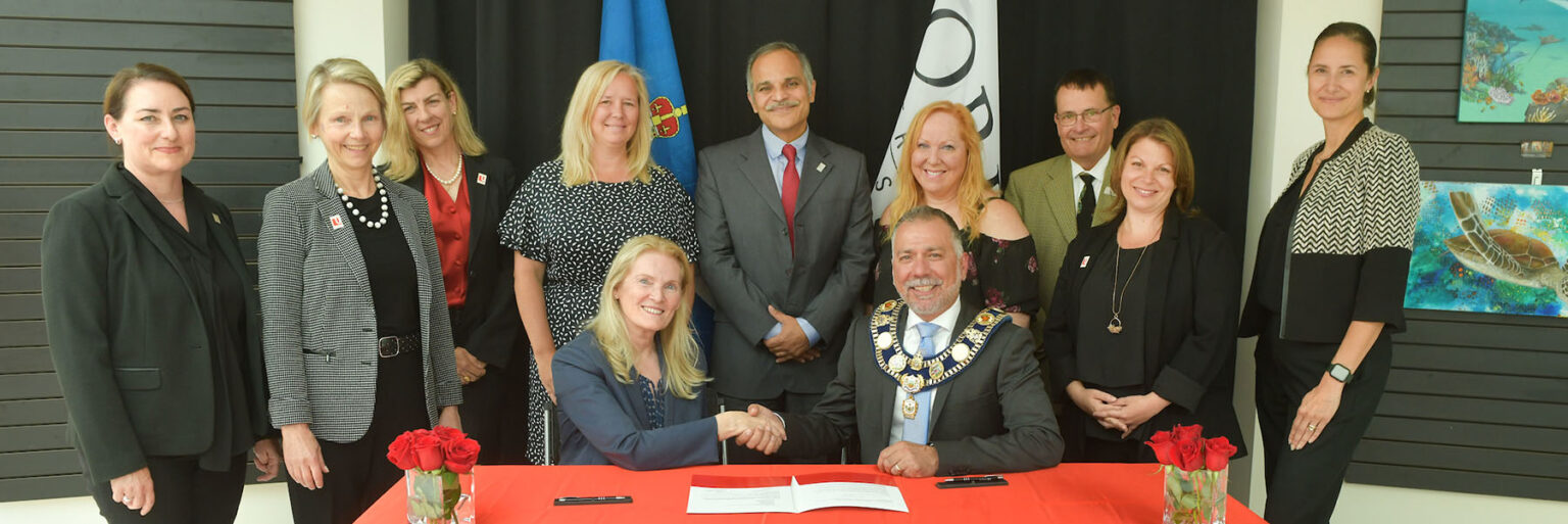 York University, Town of Aurora sign five-year pledge to build better future together